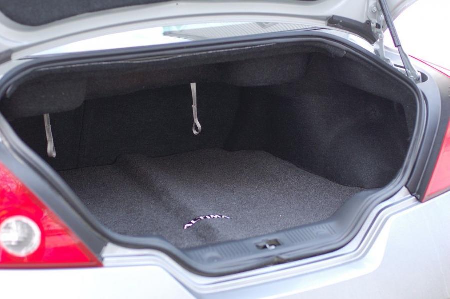  Nissan Altima Coupe 2.5S 2008 года  (фото 10 из 50)